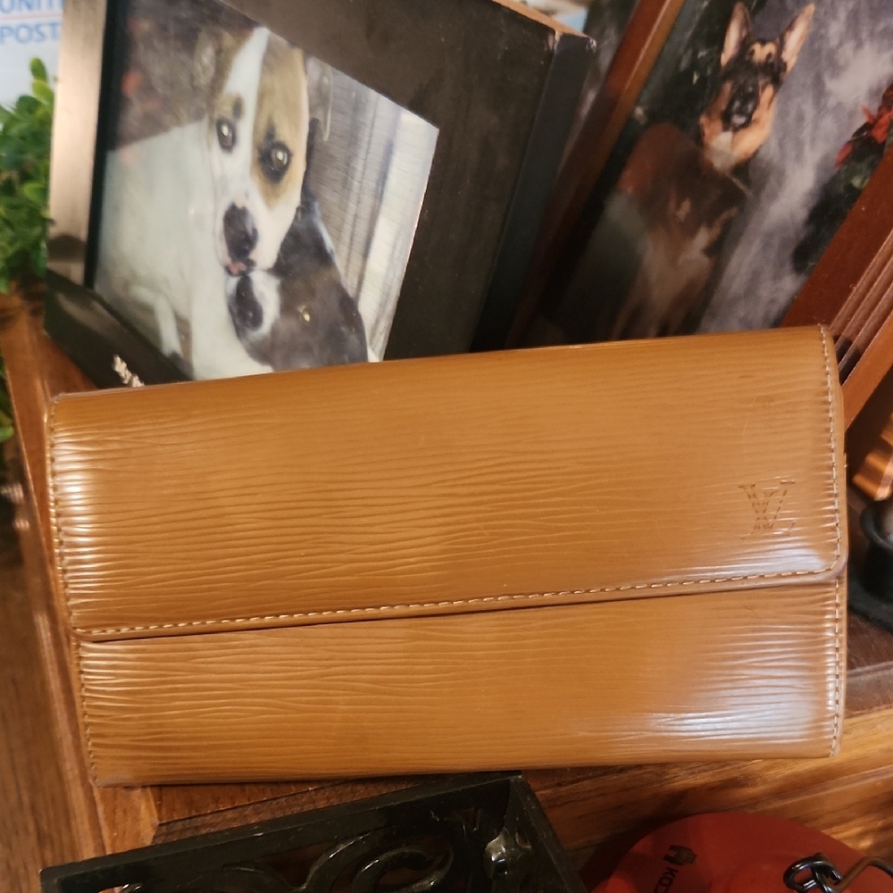 Louis Vuitton Epi Chestnut Brown  Leather Wallet